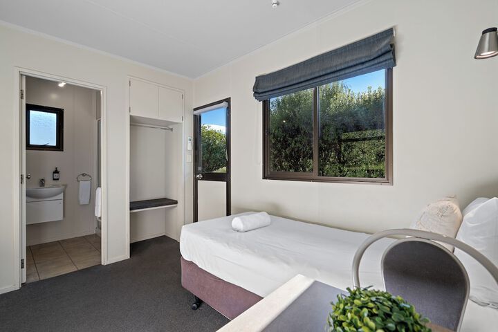 Room 20 of 146