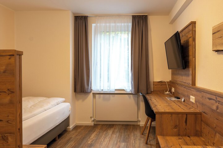 Room 20 of 37