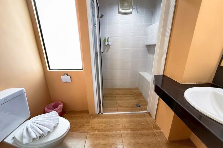 Room 32 of 52