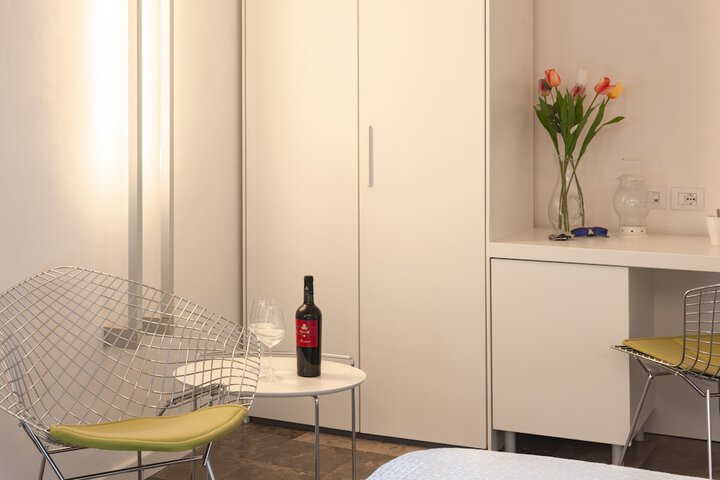 Room 6 of 45