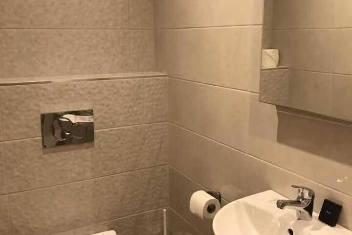 Room 24 of 47