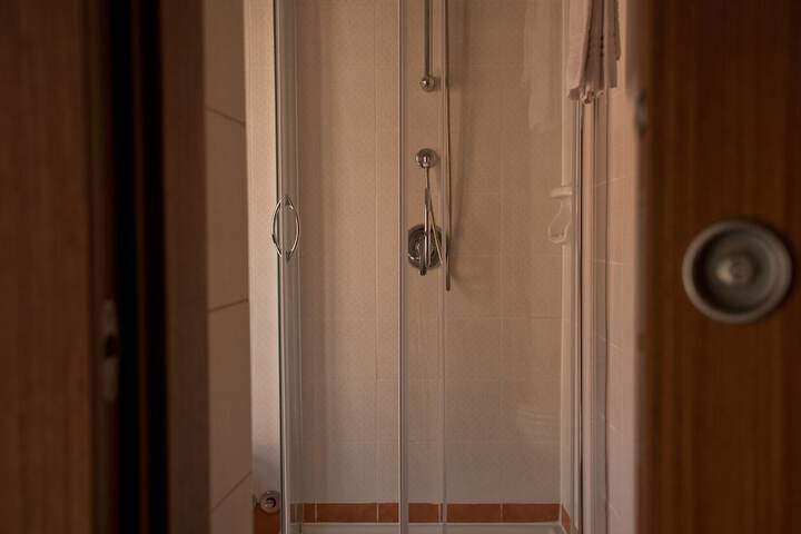 Room 37 of 46