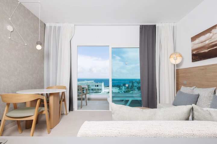 Room 25 of 227