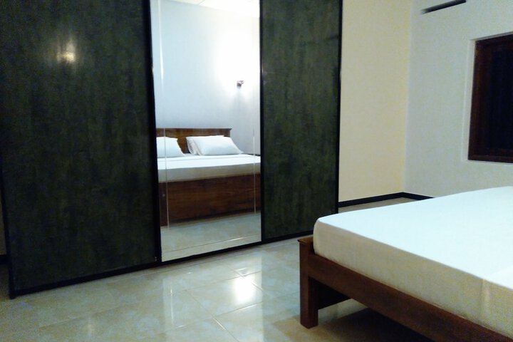 Room 5 of 18