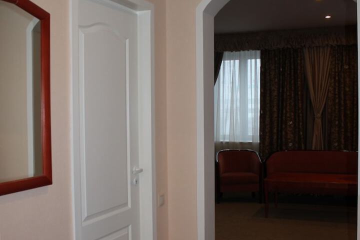 Room 23 of 108