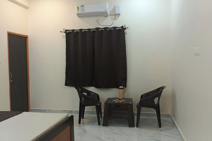 Room 10 of 19