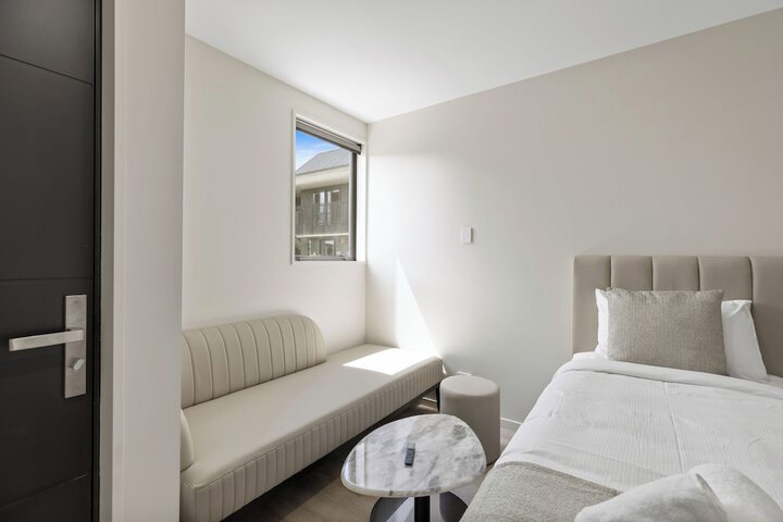 Room 7 of 40