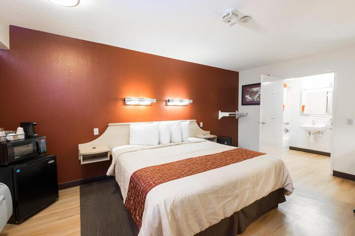 Standard | King Bed (14 of 22)