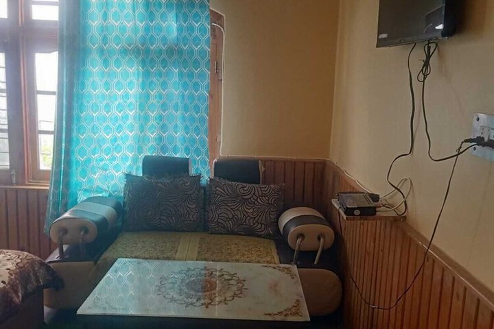 Room 17 of 50