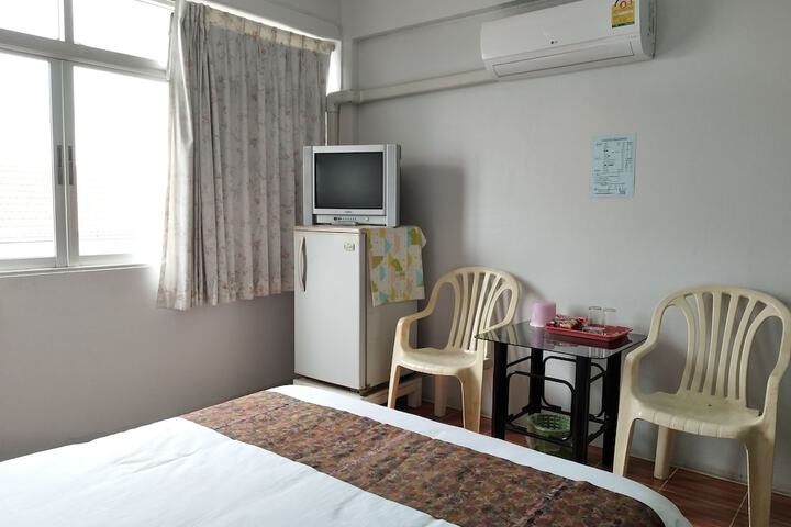Room 8 of 30