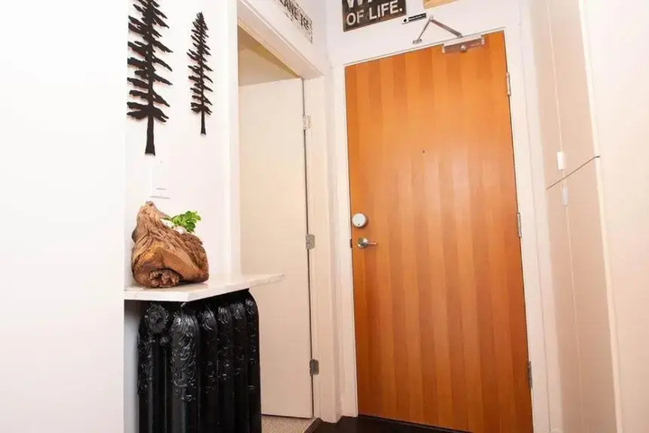 Room 5 of 15