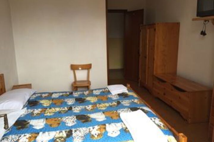 Room 11 of 21