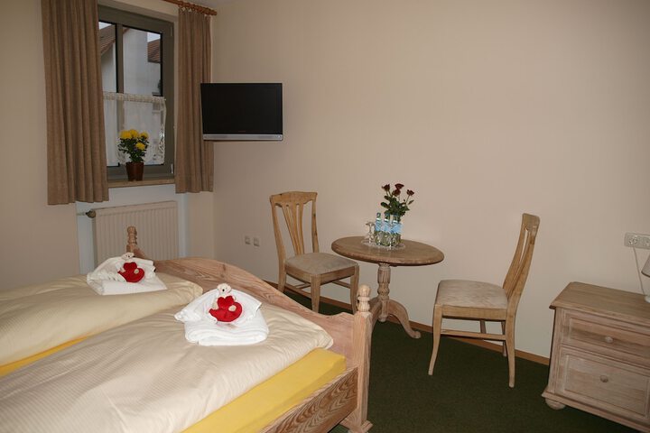 Room 8 of 38
