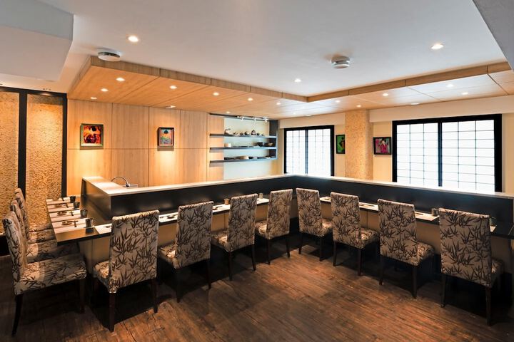 Lounge 246 of 325