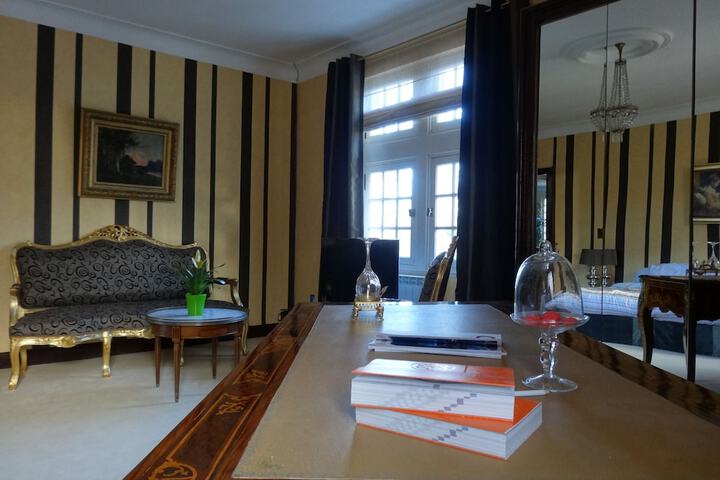 Room 10 of 35