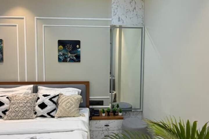Room 47 of 96