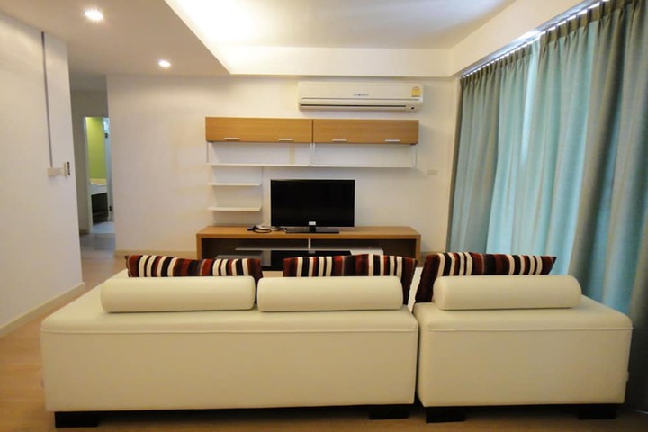 Room 9 of 15