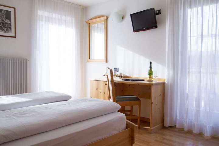 Room 10 of 25
