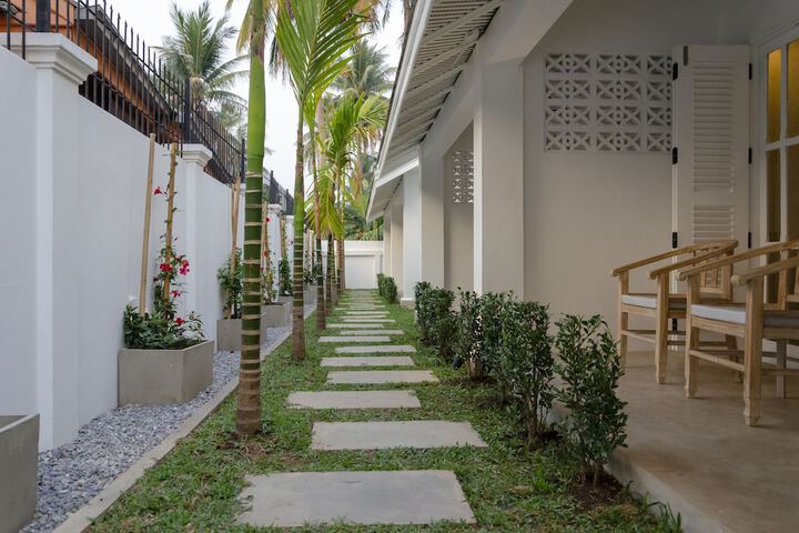 Hotel Exterior 132 of 132