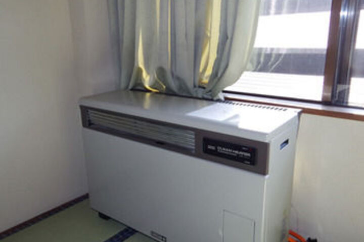Room 13 of 33