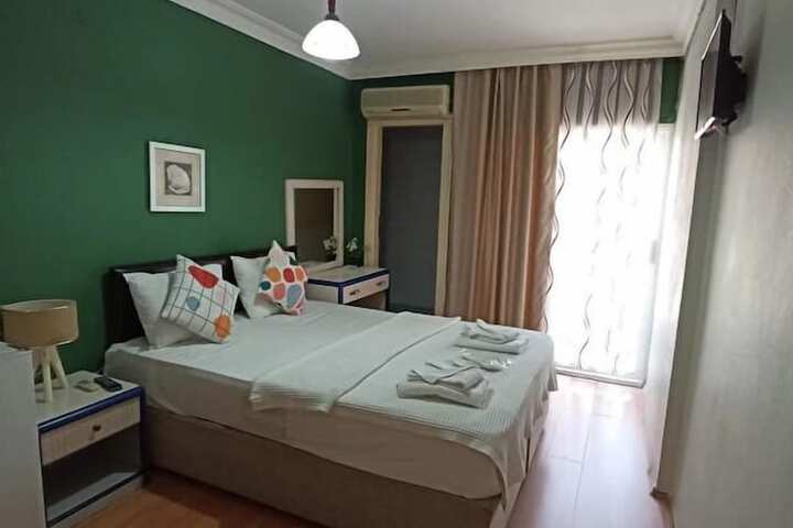 Room 6 of 17