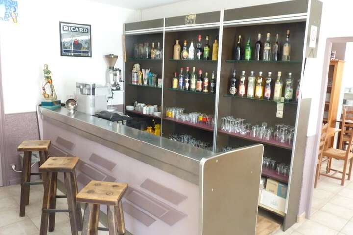 Lounge 19 of 26