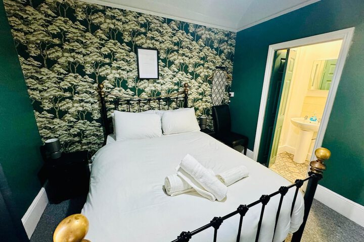 Room 34 of 74