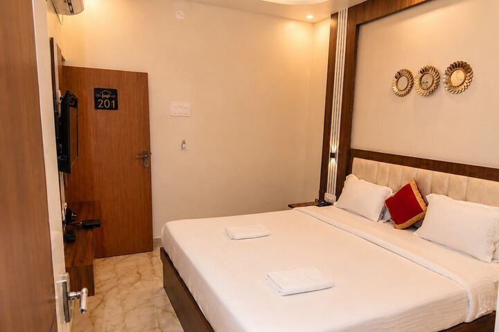 Room 42 of 74