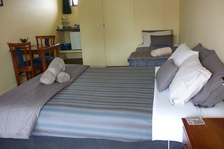 Room 4 of 94