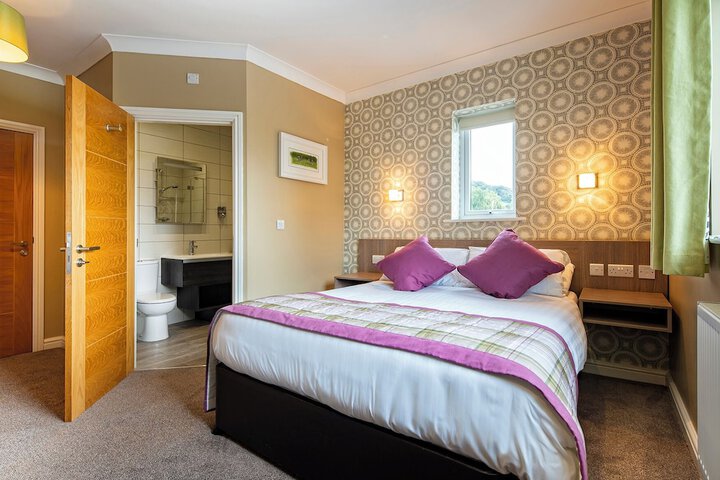 Room 9 of 25