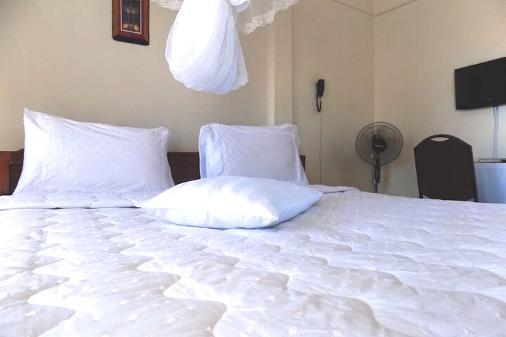 Room 14 of 24