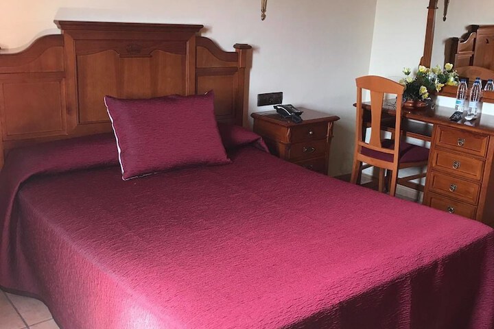 Room 4 of 63
