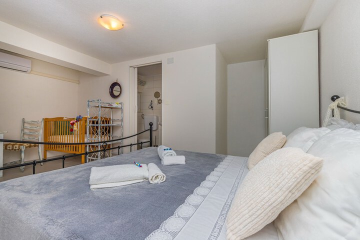 Room 4 of 59