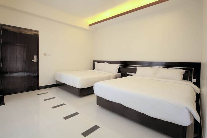 Room 12 of 17