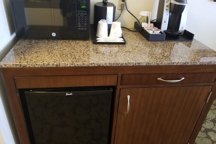 Mini-refrigerator