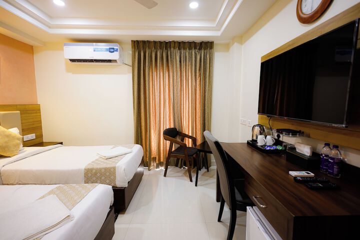 Room 16 of 28