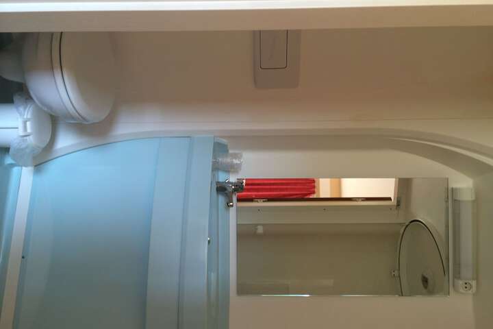 Room 27 of 65