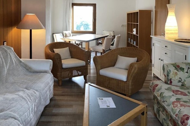 Room 8 of 11