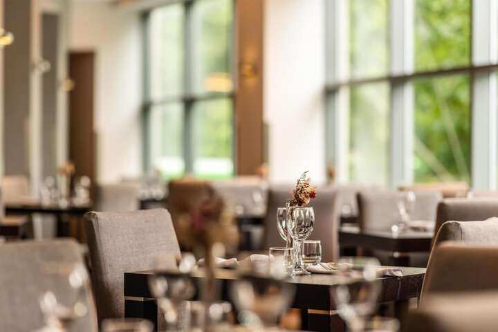 Dining 90 of 151
