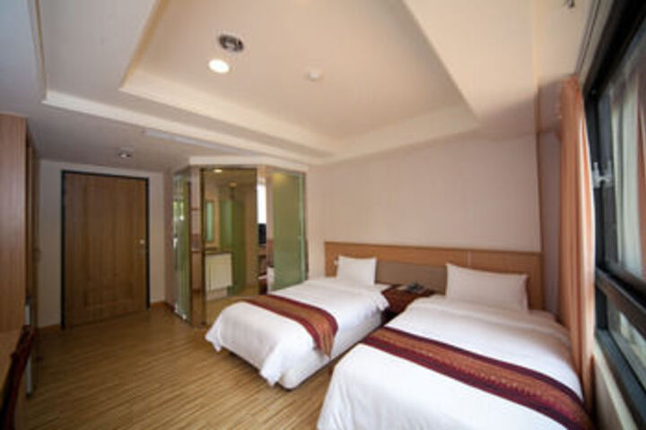 Room 20 of 47