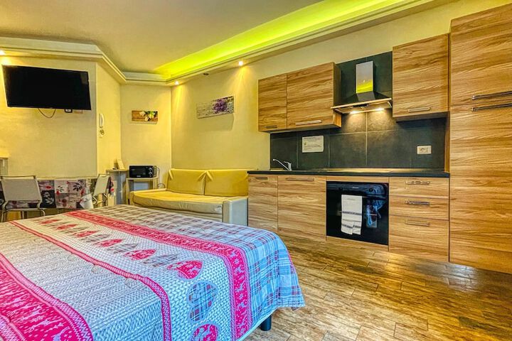 Room 45 of 132
