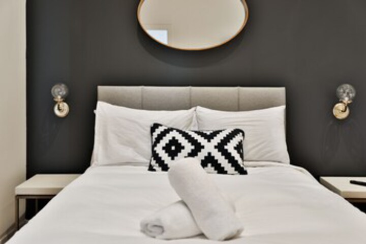 Room 53 of 74