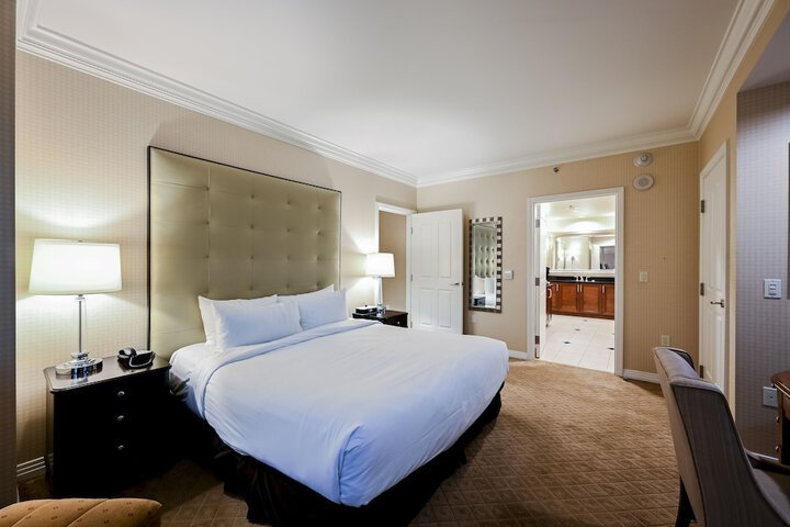 Room 13 of 105
