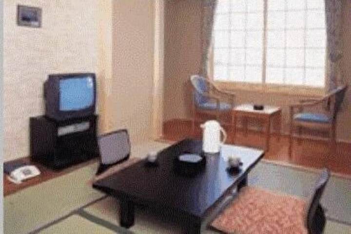 Room 8 of 24