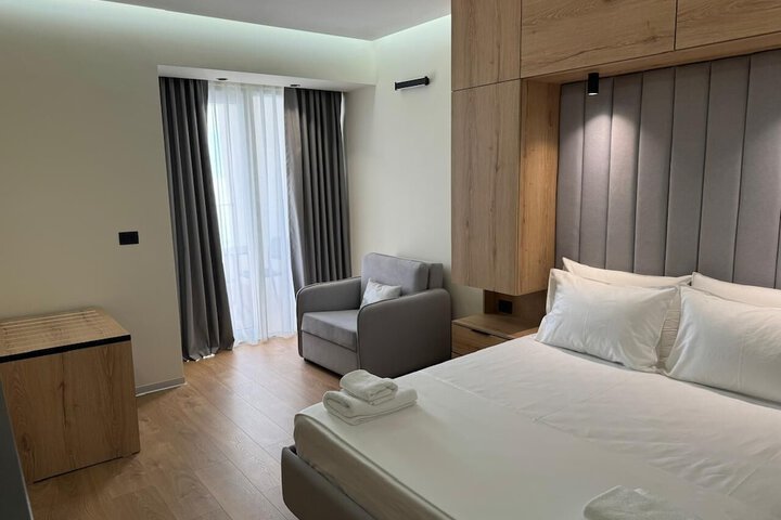 Room 5 of 23