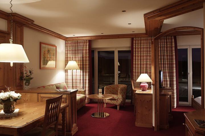 Room 7 of 27