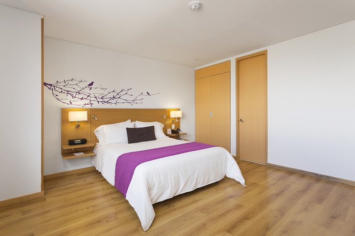 Room 10 of 87