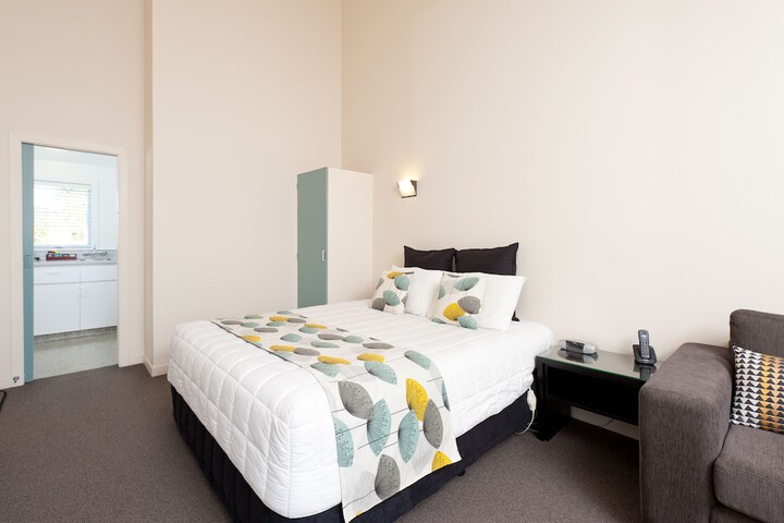 Room 9 of 65