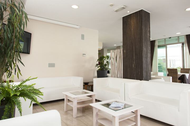 Hotel Interior 5 of 154