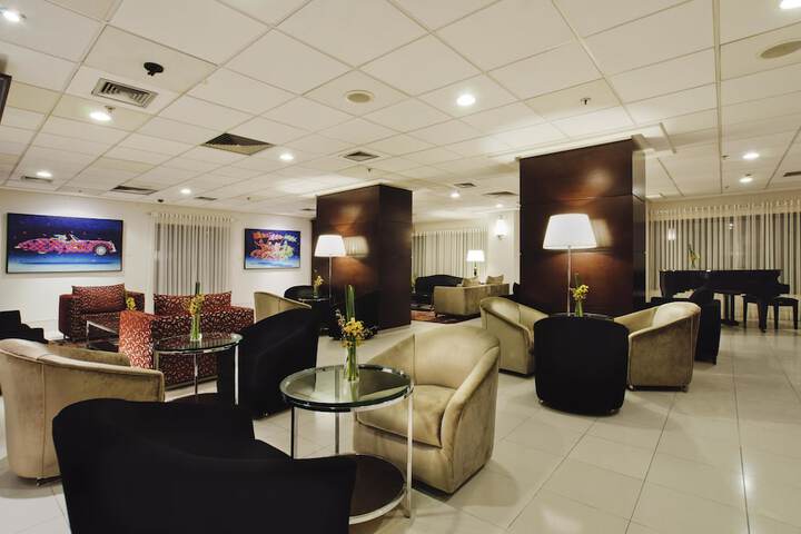 Entrance & Lobby
